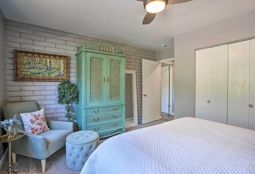 Hot Tub & Spacious Yard: Chino Valley Home!