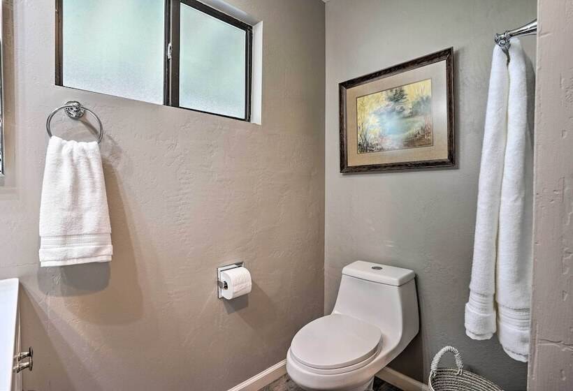 Hot Tub & Spacious Yard: Chino Valley Home!