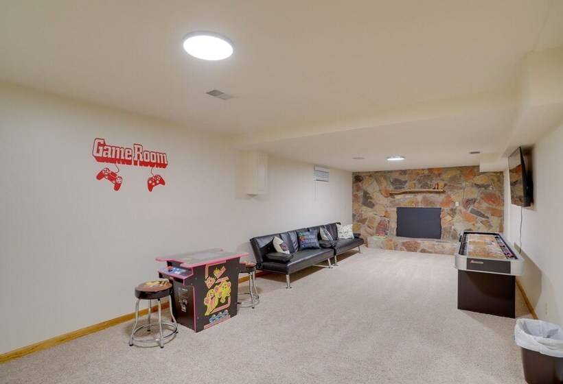 Coloma Escape: Pool, Hot Tub < 1 Mi To Lake!