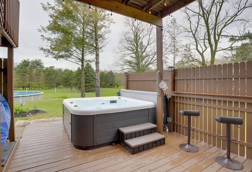 Coloma Escape: Pool, Hot Tub < 1 Mi To Lake!