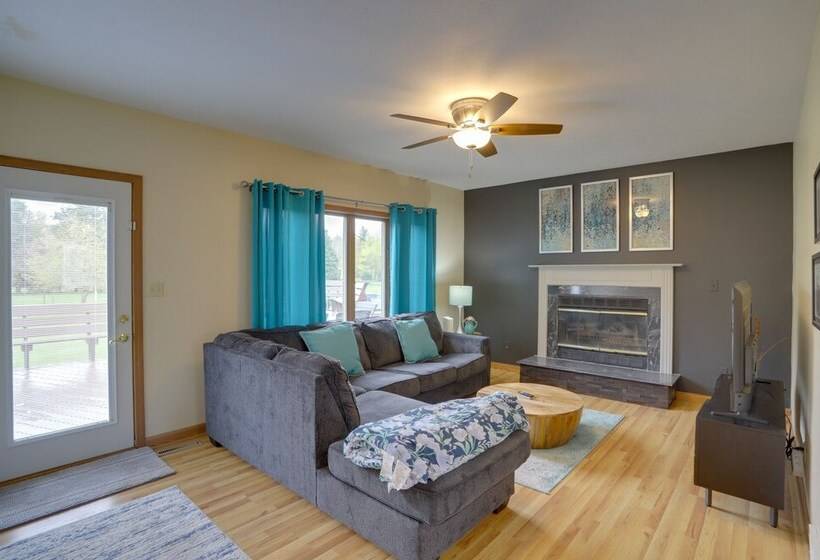 Coloma Escape: Pool, Hot Tub < 1 Mi To Lake!