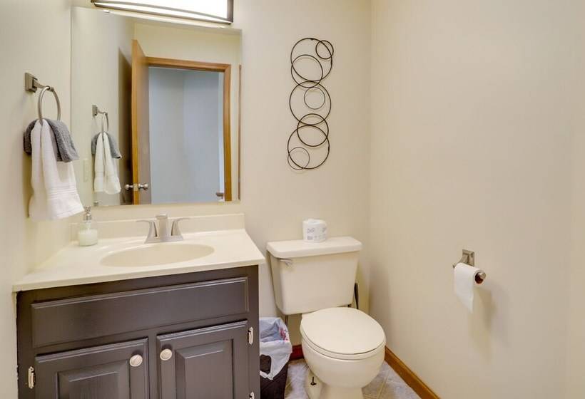 Coloma Escape: Pool, Hot Tub < 1 Mi To Lake!