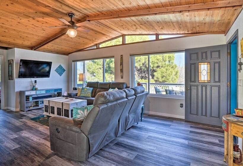 Colorful Cottonwood Home: Walk To Verde River!