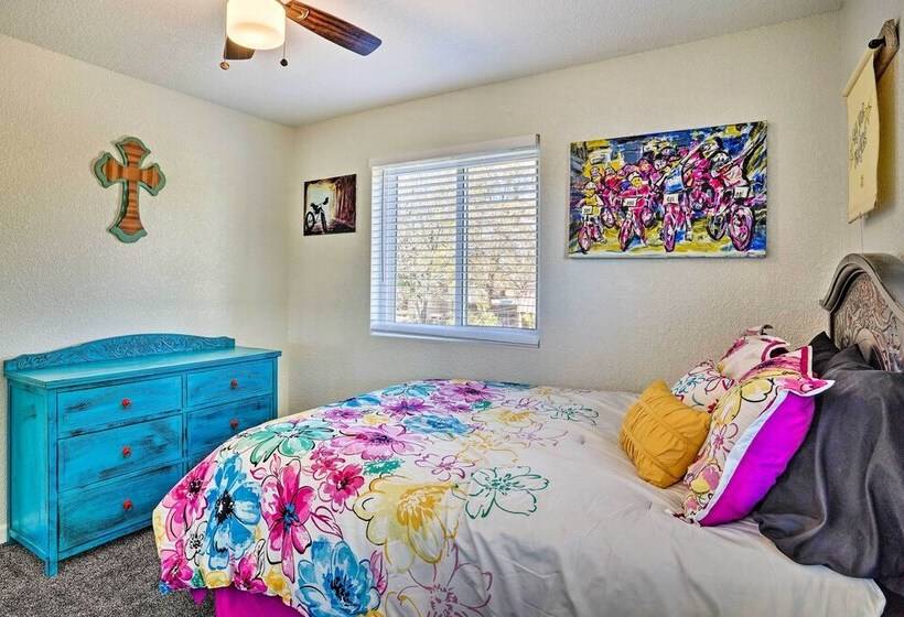 Colorful Cottonwood Home: Walk To Verde River!
