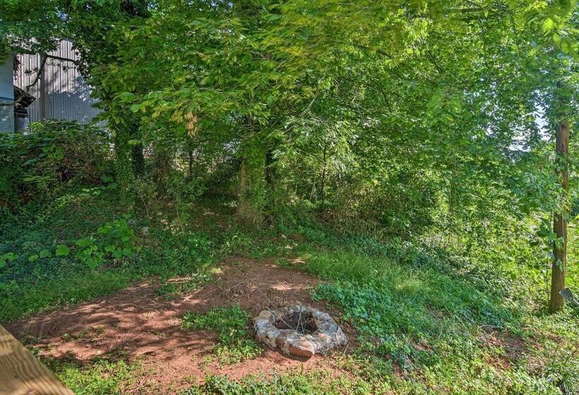 Near Dining: Columbus Cottage W/ Furnished Deck!