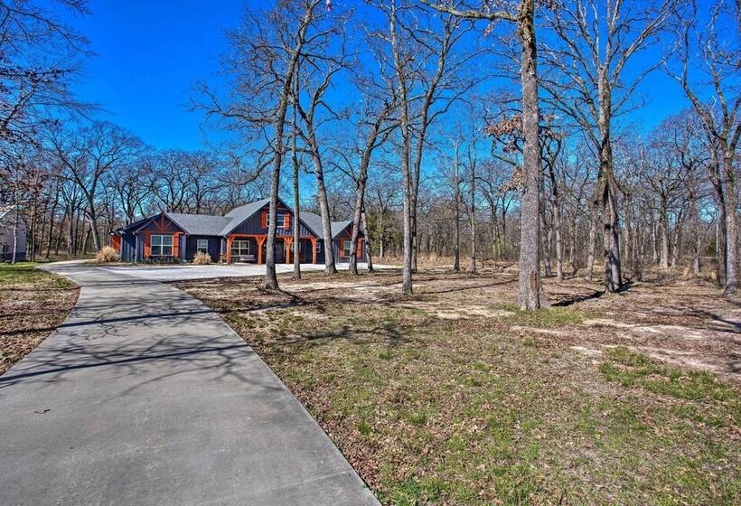 Lake Tawakoni Access: Home W/ Game Room!