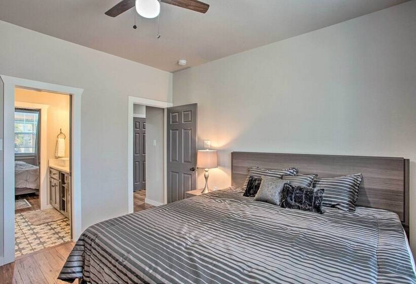 Lake Tawakoni Access: Home W/ Game Room!