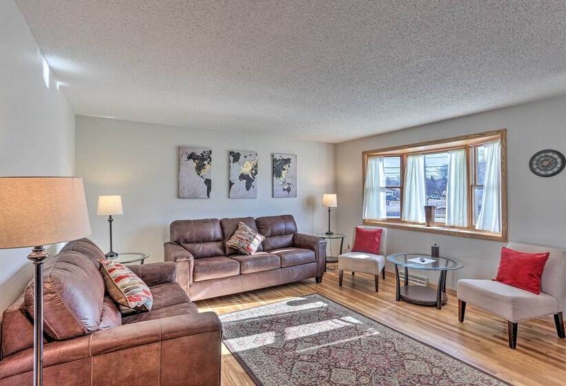 Quiet Rapid City Home Walk To Canyon Lake Park