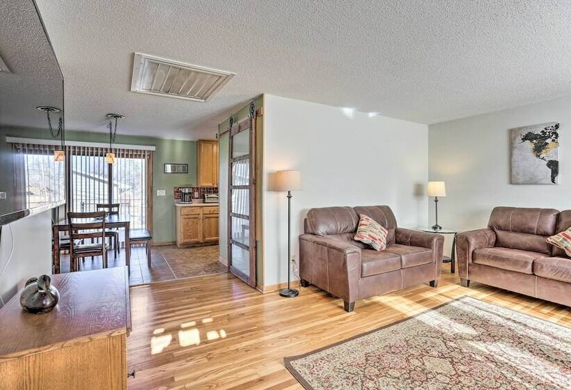 Quiet Rapid City Home Walk To Canyon Lake Park