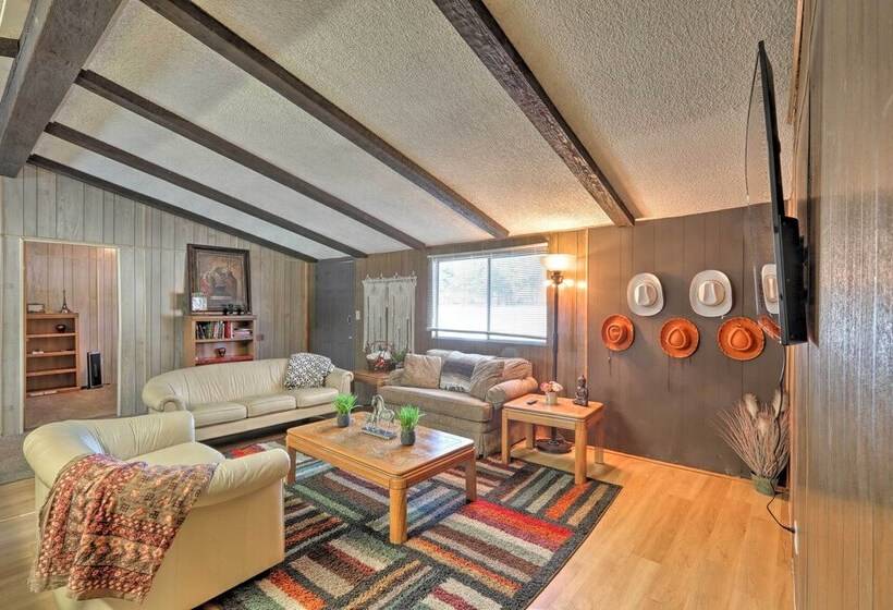 Cozy Cabin Retreat W/ Onsite Trail Access!