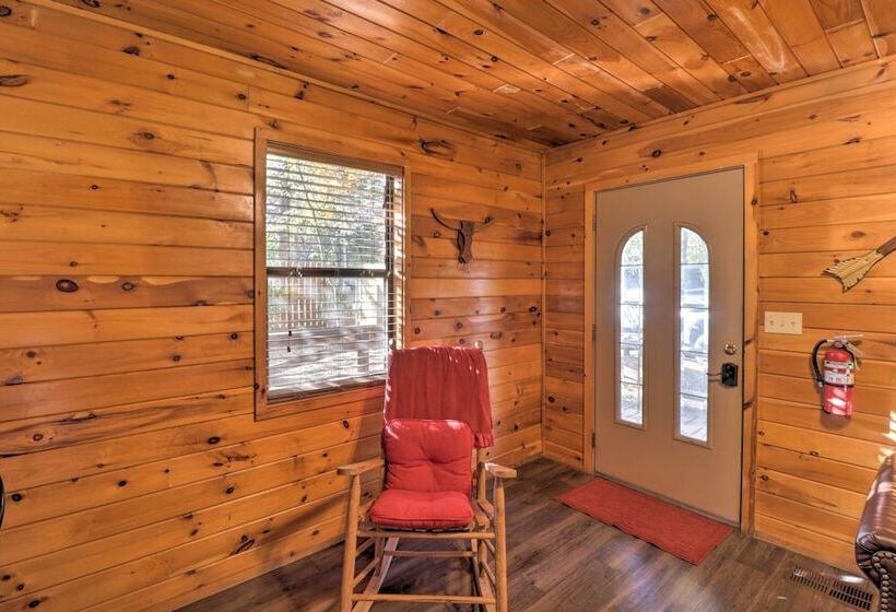 Cozy Cabin W/ Hot Tub   4 Mi To Broken Bow Lake!