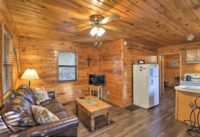 Cozy Cabin W/ Hot Tub   4 Mi To Broken Bow Lake!