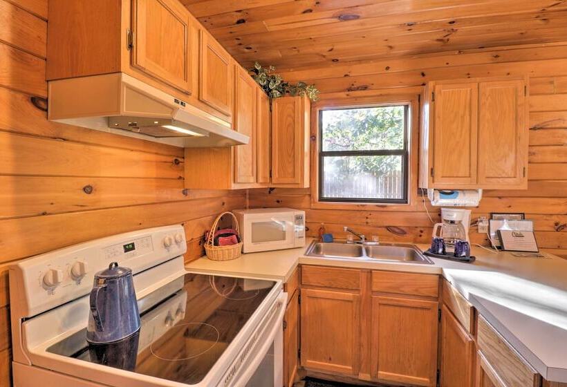 Cozy Cabin W/ Hot Tub   4 Mi To Broken Bow Lake!