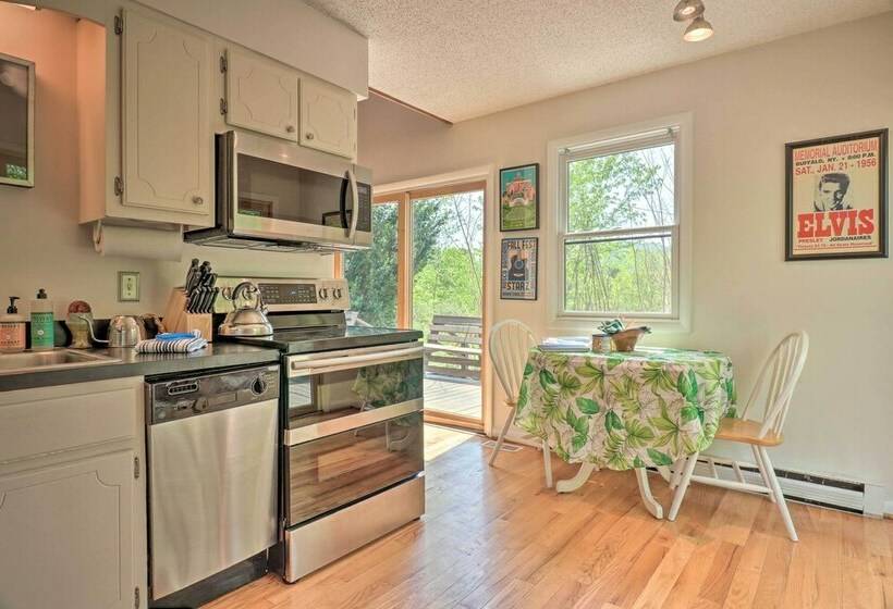 Cozy Cabin W/ Mtn Views,  7 Mi To Weaverville!