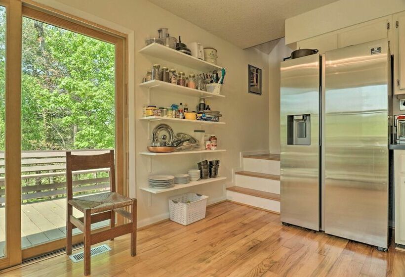 Cozy Cabin W/ Mtn Views,  7 Mi To Weaverville!