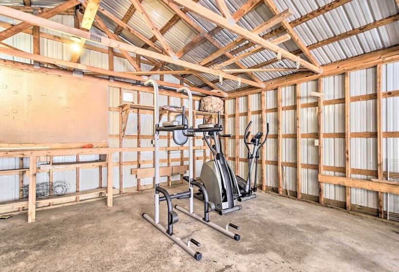 Cozy Crosby Cabin Near Serpent Lake + Main St