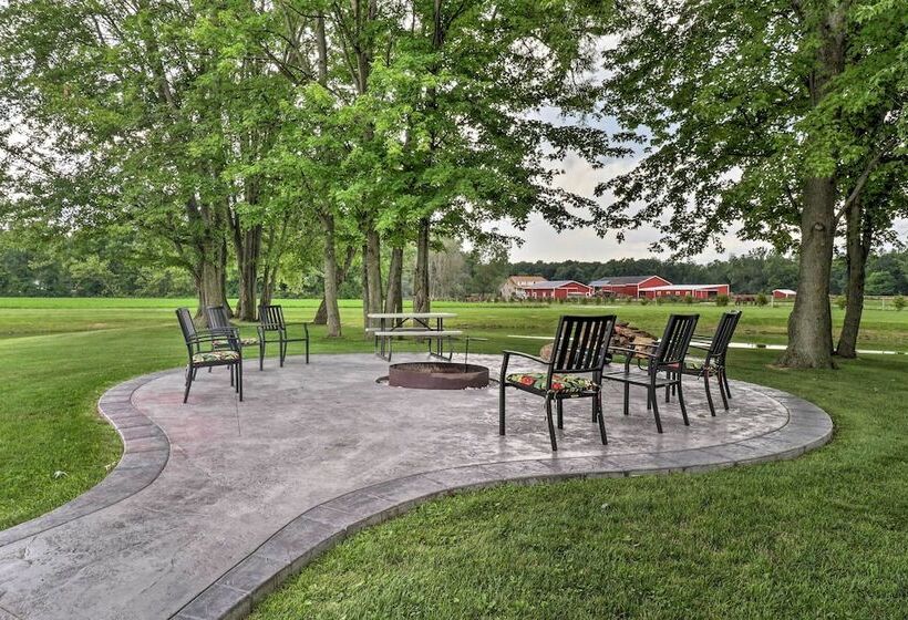 Cozy Haven Of Rest Home W/ Amish Country Views!