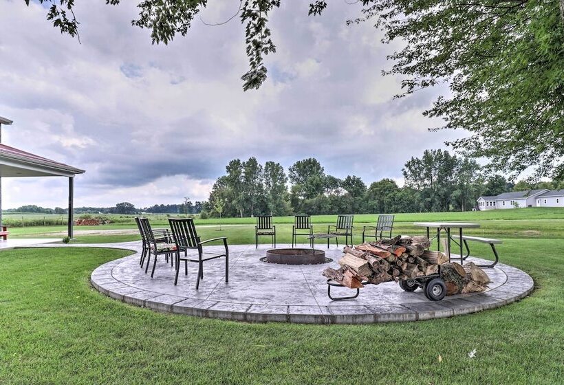 Cozy Haven Of Rest Home W/ Amish Country Views!