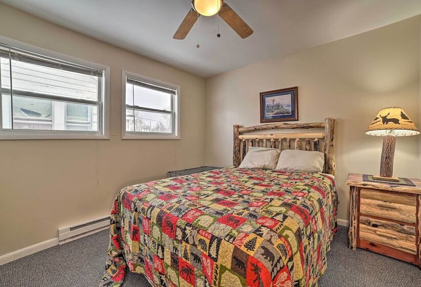 Cozy Houghton Lake Heights Cottage W/ Private Yard