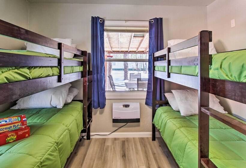 Cozy Lakeside Cabin: Walk To Rainbow Lake!