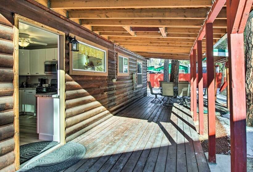 Cozy Lakeside Cabin: Walk To Rainbow Lake!