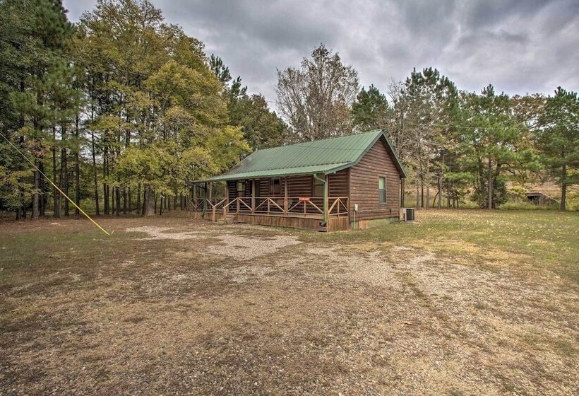 Cozy Starlight Cabin: 6 Miles To Beavers Bend!