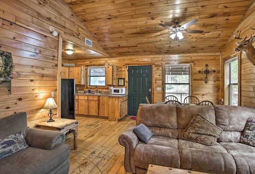 Cozy Starlight Cabin: 6 Miles To Beavers Bend!