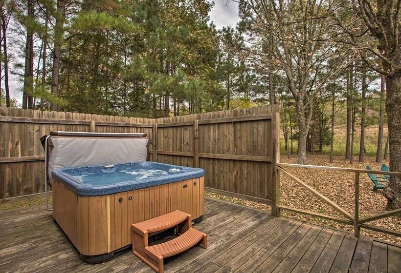 Cozy Starlight Cabin: 6 Miles To Beavers Bend!