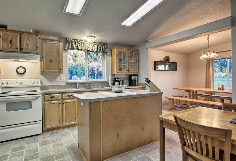 Craig Area Fly Fishing Hot Spot: Walk To River!