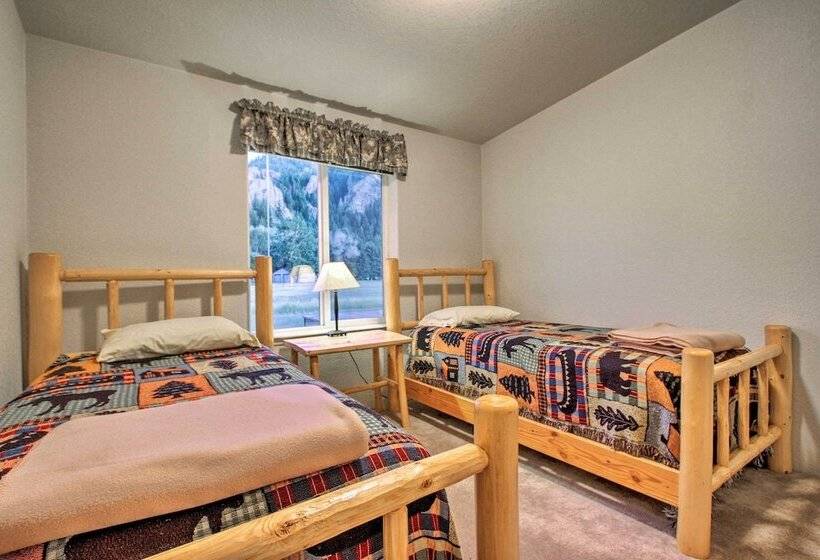 Craig Area Fly Fishing Hot Spot: Walk To River!