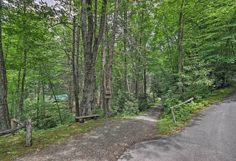 Creekside  Cabin W/ Deck In Pisgah Forest!