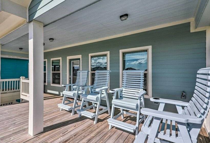 Walk To Shore: Family Retreat In Crystal Beach!