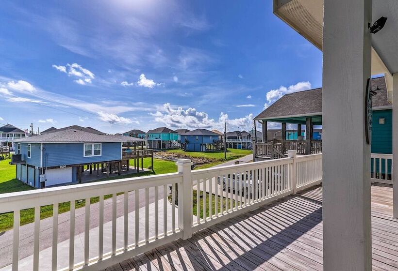 Walk To Shore: Family Retreat In Crystal Beach!