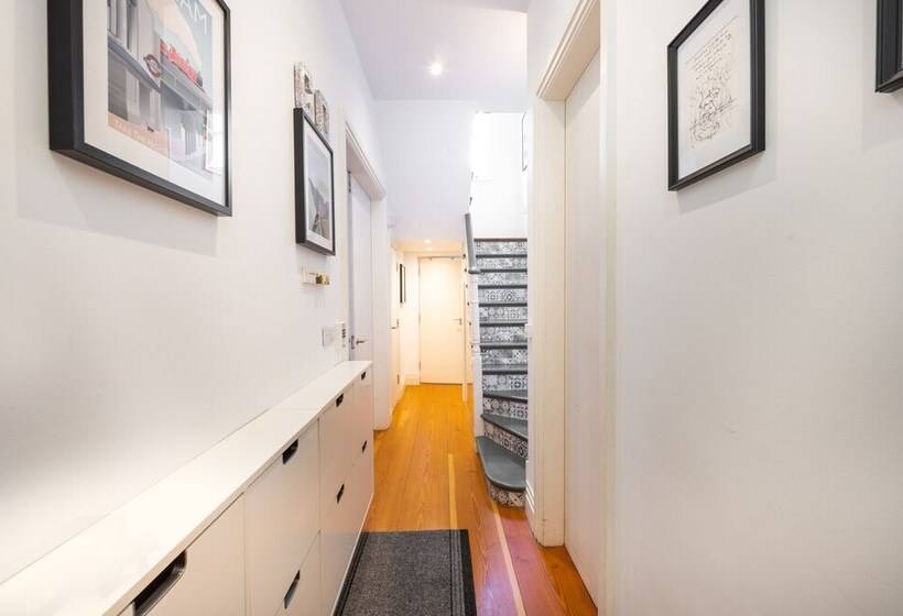 Delightful Family Home With Garden In Balham By Underthedoormat