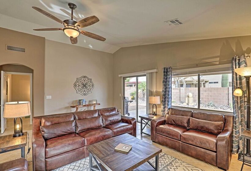 Desert Dwelling Near Trails & Tucson Art Scene!