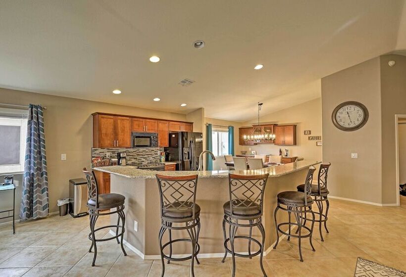 Desert Dwelling Near Trails & Tucson Art Scene!