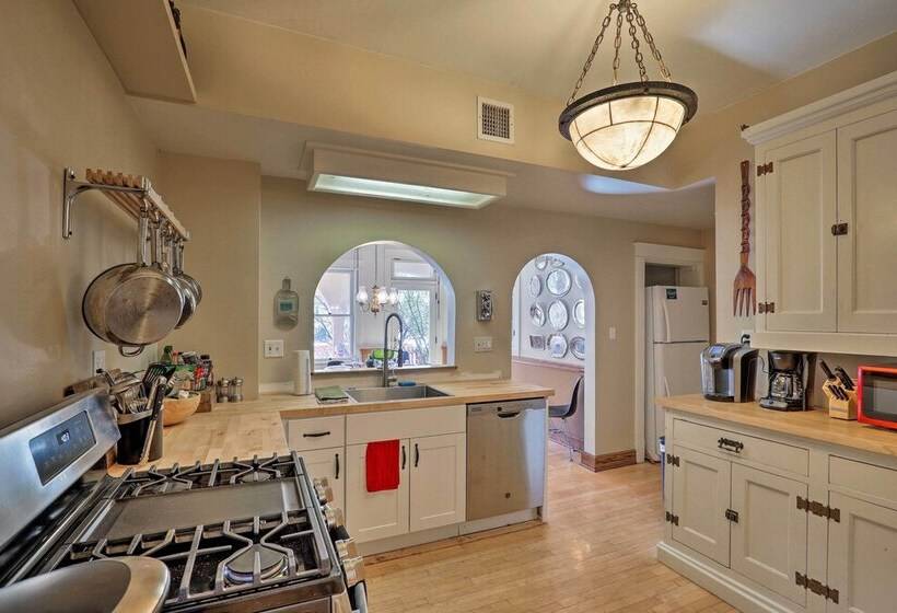 Downtown Bisbee Home W/ Unique Mountain Views