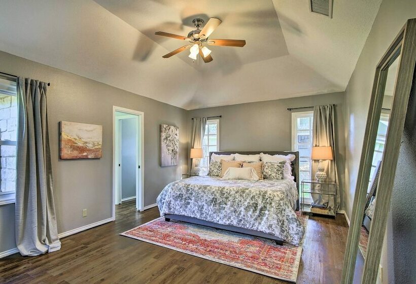 Downtown Boerne Home On Cibolo Creek W/ Fire Pit