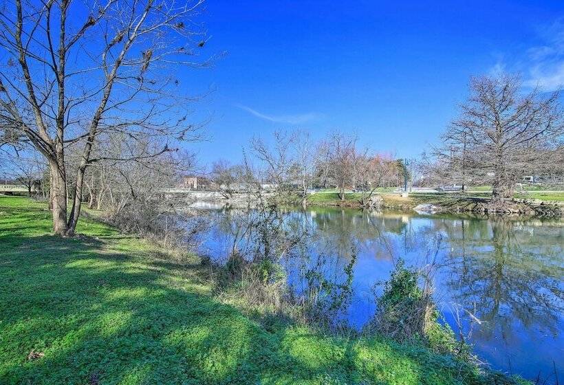 Downtown Boerne Home On Cibolo Creek W/ Fire Pit