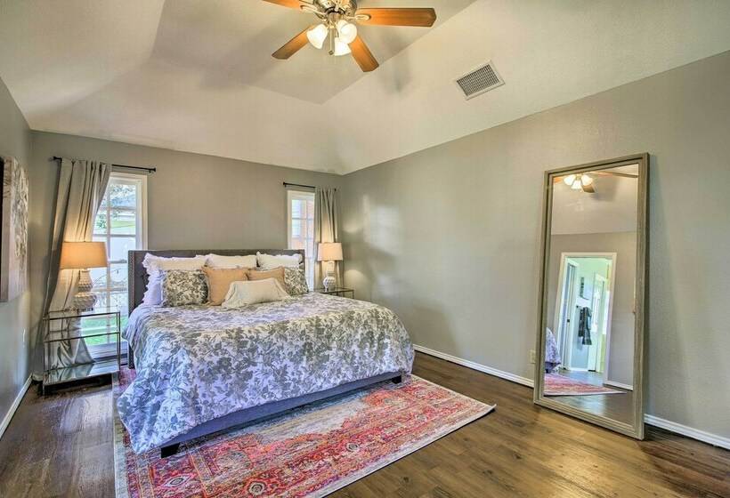 Downtown Boerne Home On Cibolo Creek W/ Fire Pit