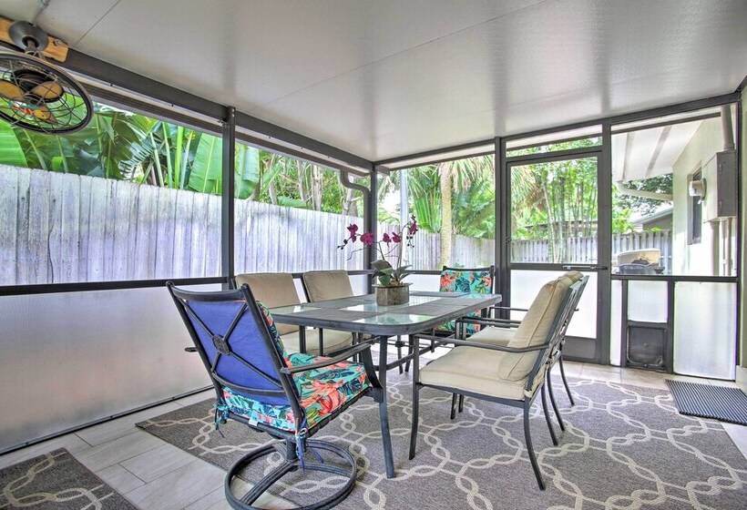 Dreamy Wilton Manors Oasis: Dine, Shop & Swim!