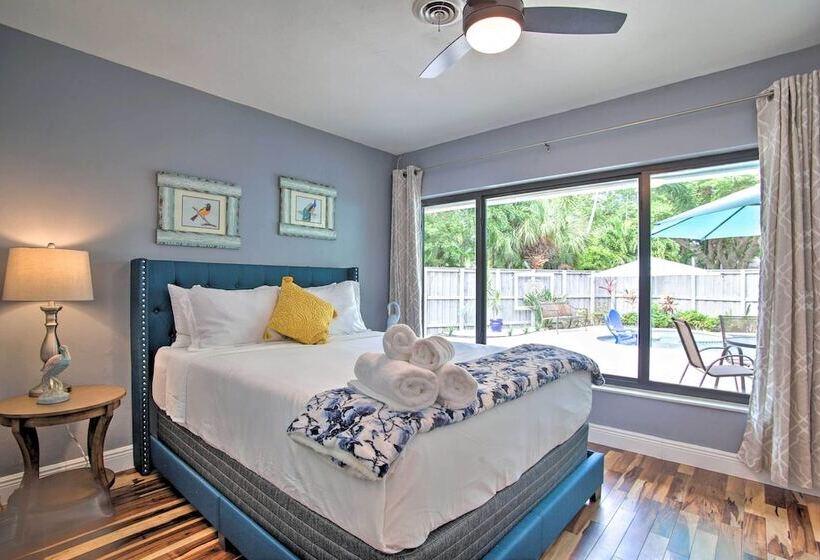 Dreamy Wilton Manors Oasis: Dine, Shop & Swim!