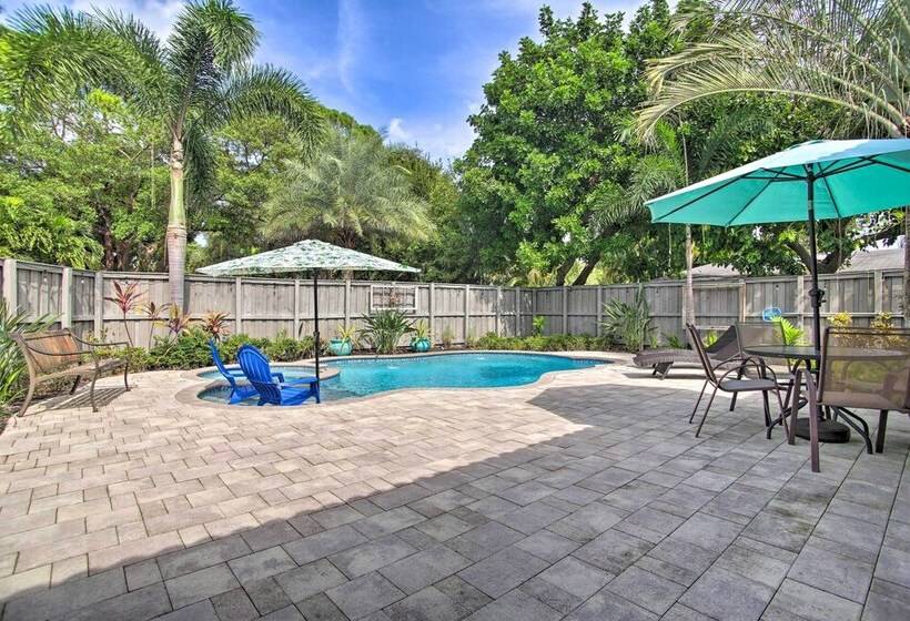 Dreamy Wilton Manors Oasis: Dine, Shop & Swim!
