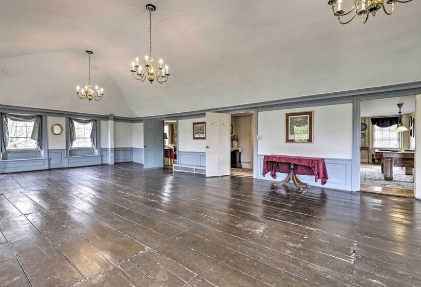 Elegant Norwich House W/ Billiards Room & Ballroom