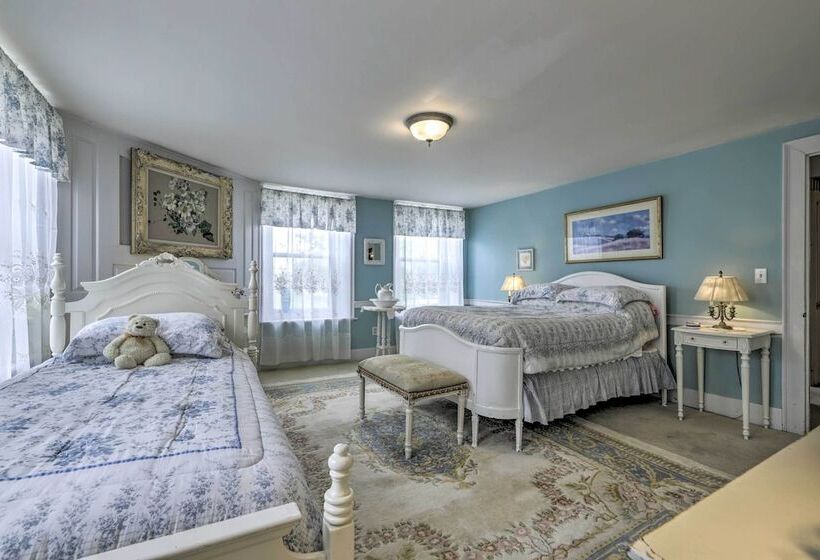 Elegant Norwich House W/ Billiards Room & Ballroom