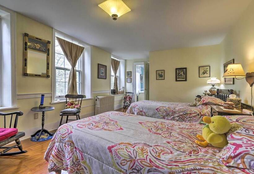 Elegant Norwich House W/ Billiards Room & Ballroom