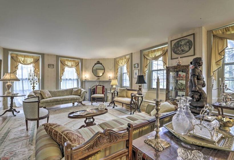 Elegant Norwich House W/ Billiards Room & Ballroom