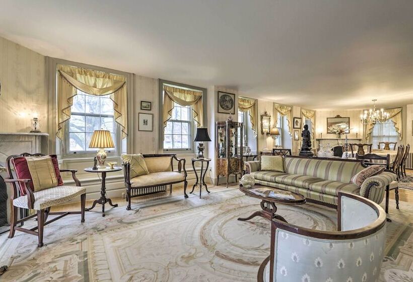 Elegant Norwich House W/ Billiards Room & Ballroom