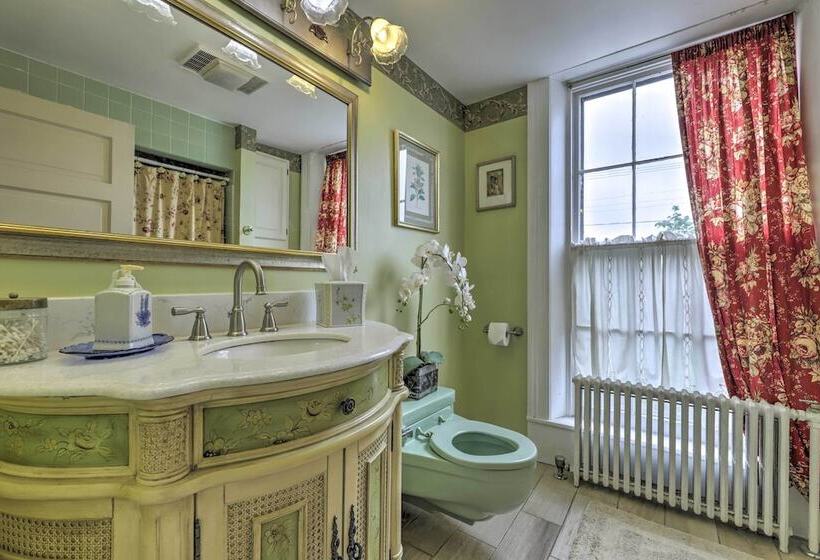 Elegant Norwich House W/ Billiards Room & Ballroom