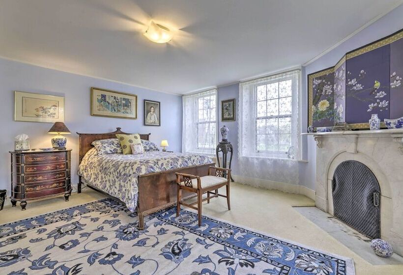 Elegant Norwich House W/ Billiards Room & Ballroom